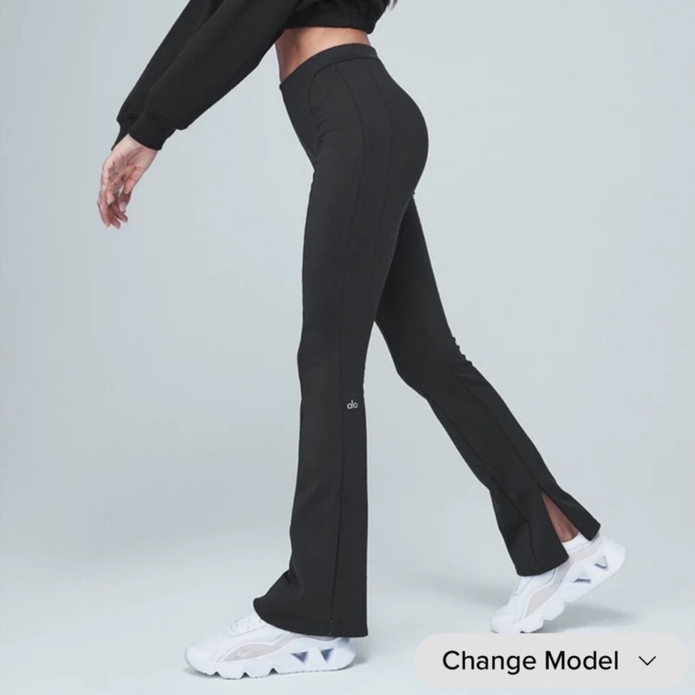 $138 ALO Yoga Zip-It flare High Waisted Yoga Pants sz Small